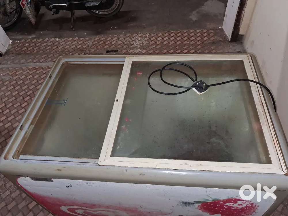 Deep freezer