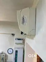 1 ton AC in good condition