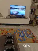 Sparingly used Ps4 1TB with 3 controllers