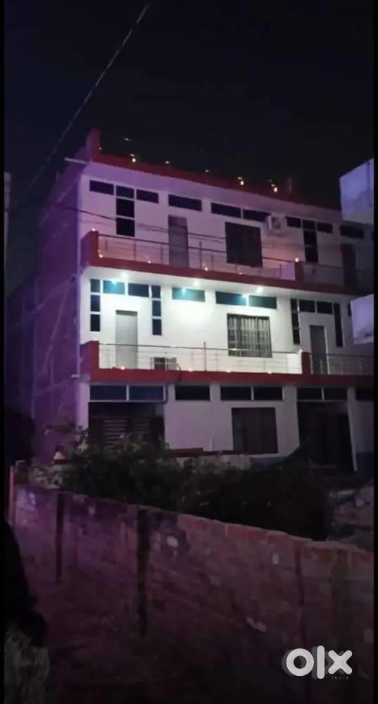 2/3 bhk room For Rent in Para