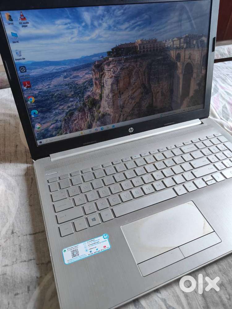 Urgent sell superb condition hp laptop (15-da0435TX) I3 7th generation