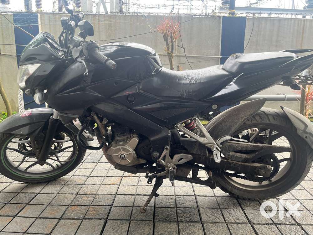 Bajaj Pulsar NS 200 (2014)- Engine Frozen