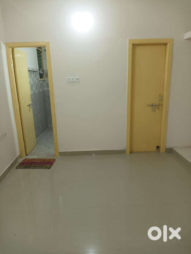 2 BHK for rent near Ambattur railway station