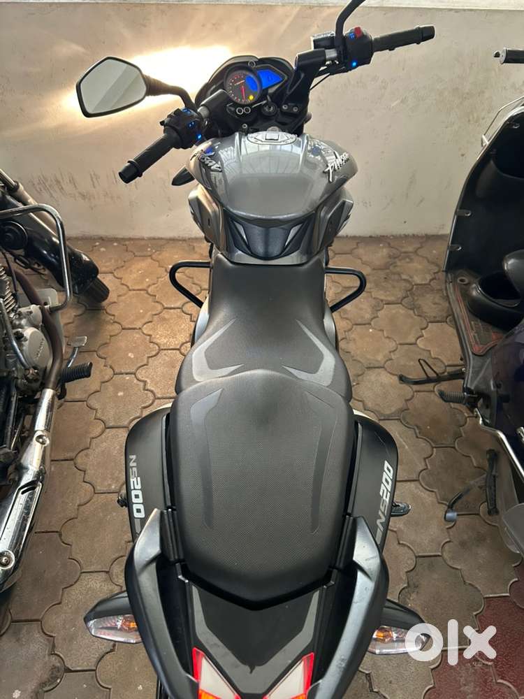 Bajaj pulsar ns 200 2022 model
