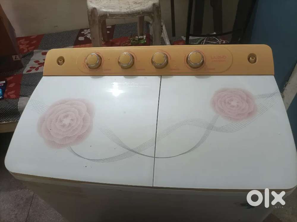 LLOYD washing machin