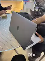 Macbook i5 intel core , Intel Iris Plus Graphics 8gb ram 512gb storage