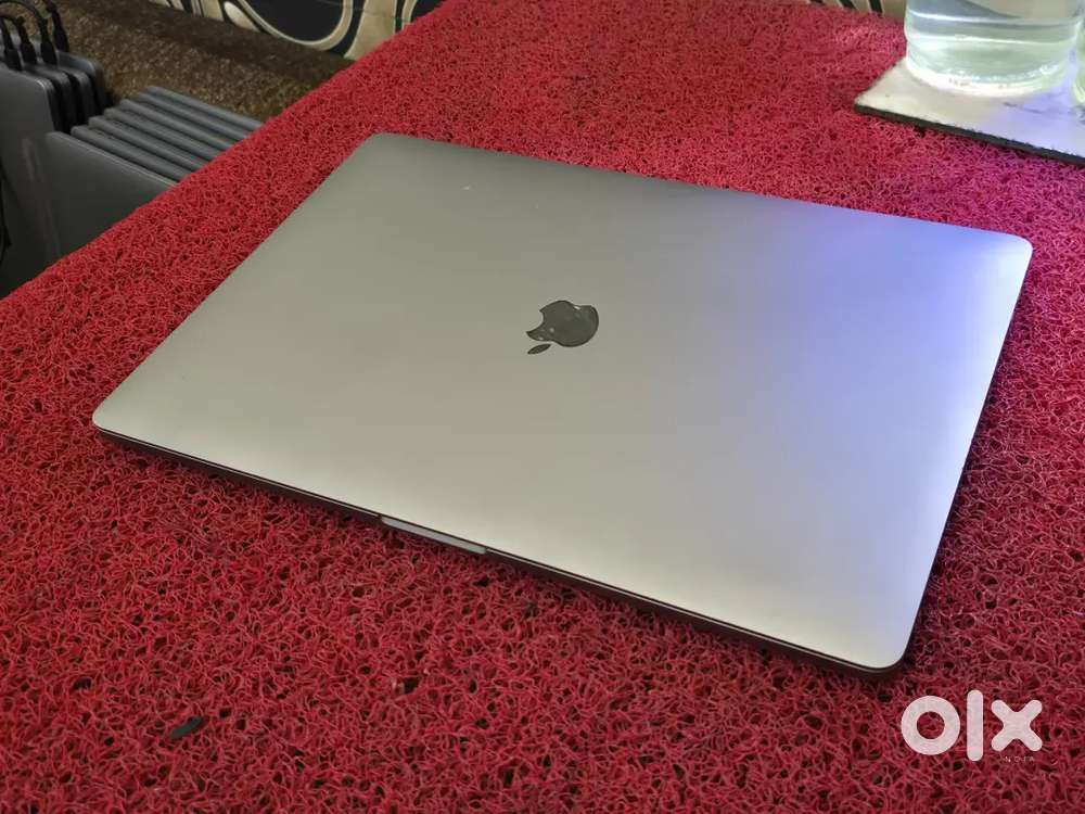 Apple Macbook Pro 2020 i7 16gb 512gb 5.5gb Graphics 16inch Retina