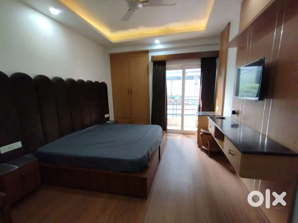 Simran pg near by 30