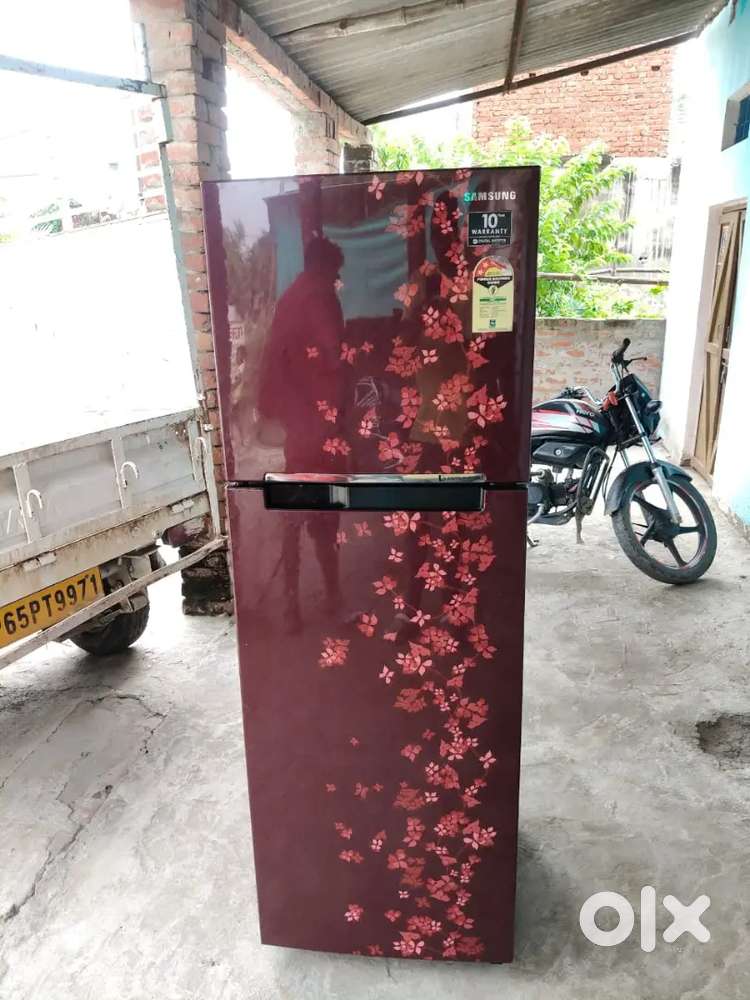 Double door refrigerator , 255 liter , good condition and 4 years old