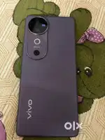 Vivo v40 new 5month old good condition box and charger good conditoin