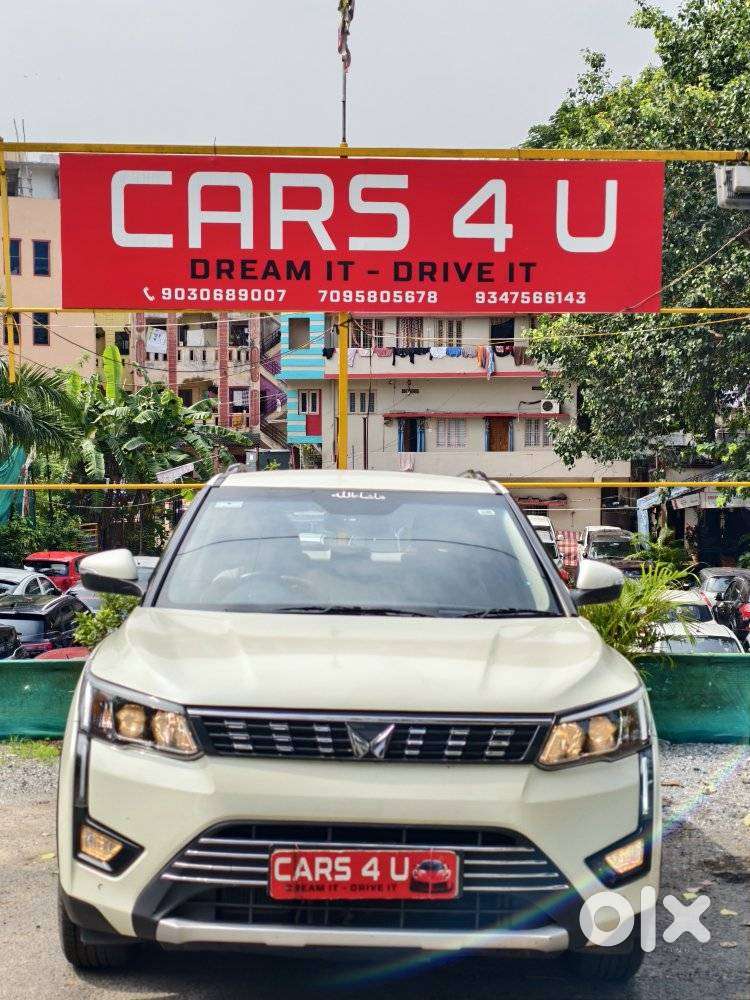 Mahindra XUV300 W8 Option, 2024, Petrol