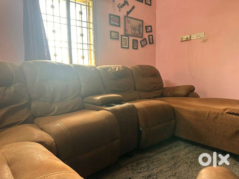 Luxury Recliner Sofa Set – Premium Leather, Excellent Condition