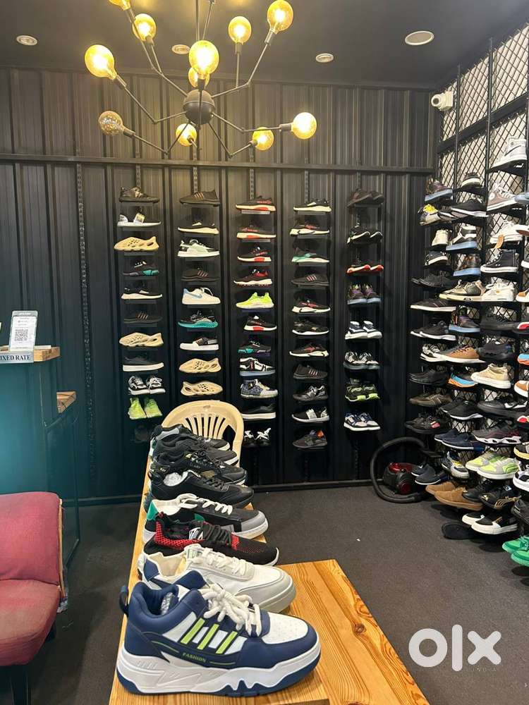 Wanted Sales Executive for established Shoe Store in Chickpet