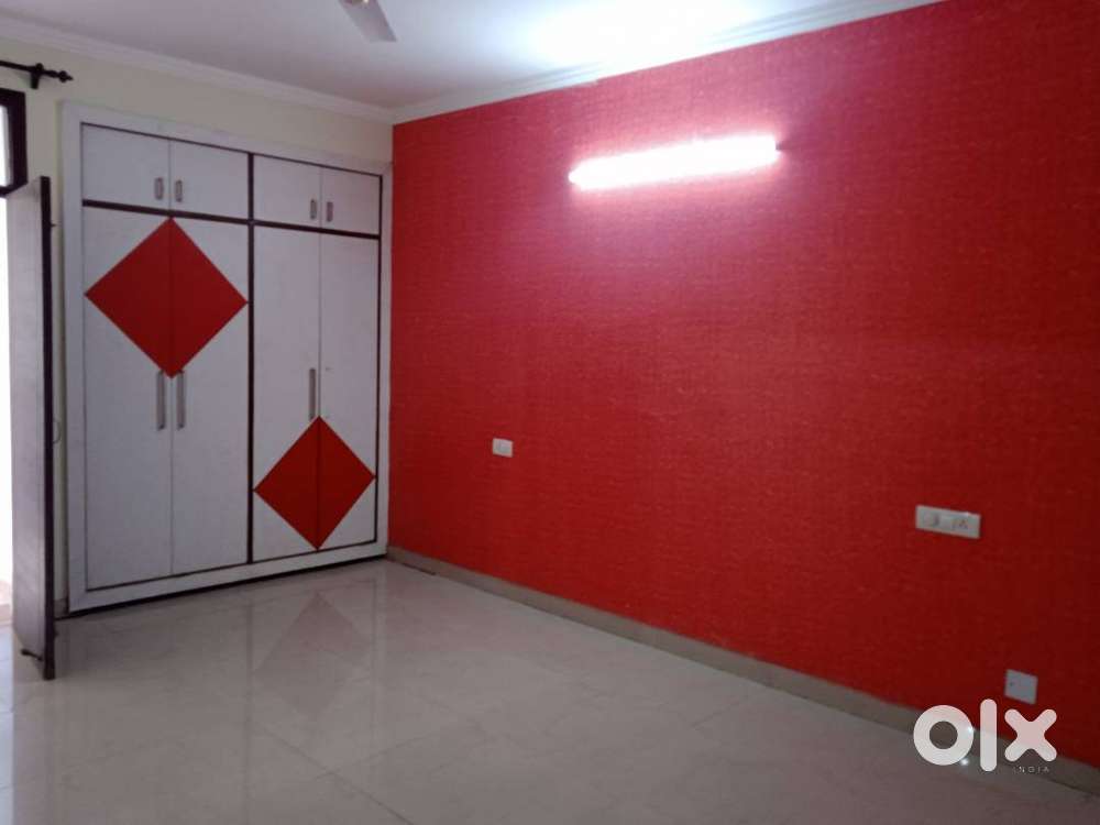 3BHK Semi-Furnished Flat for Rent –VIP Road