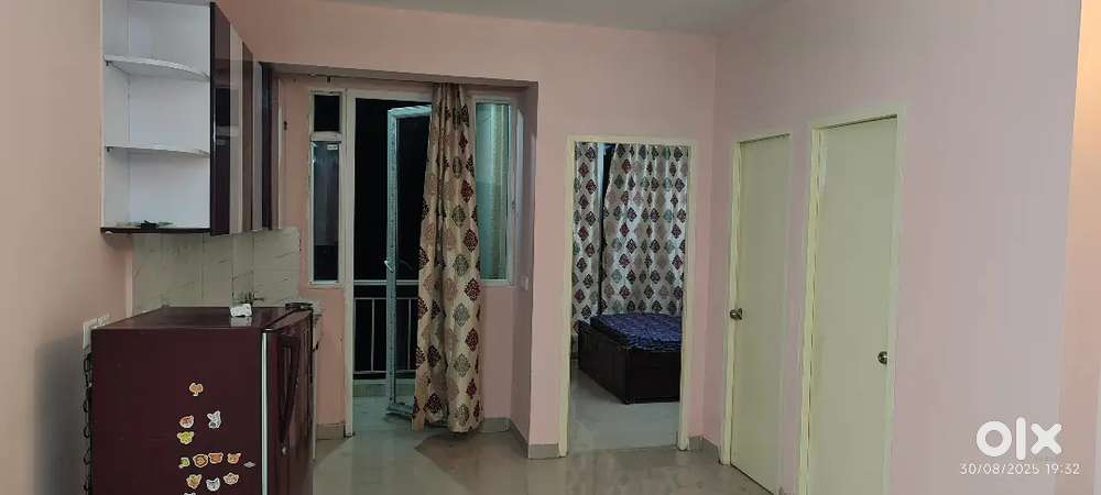 1 bhk fully furnished for rent with two balconies