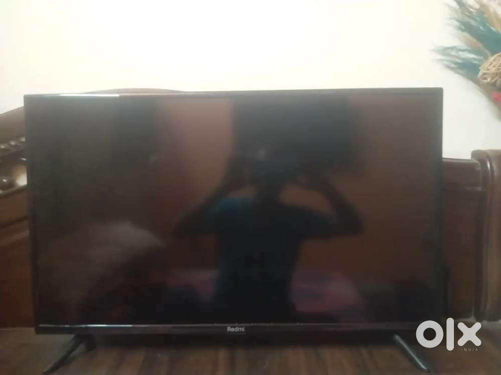 Redmi smart TV 32 inch with Original remote and box for sale