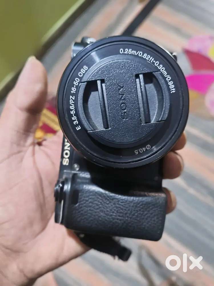 Sony a6300 with 16-50 lance