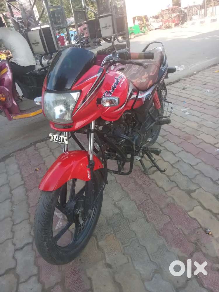 2019 last ka model hai gadi bilkul okay hai aur first owner hai