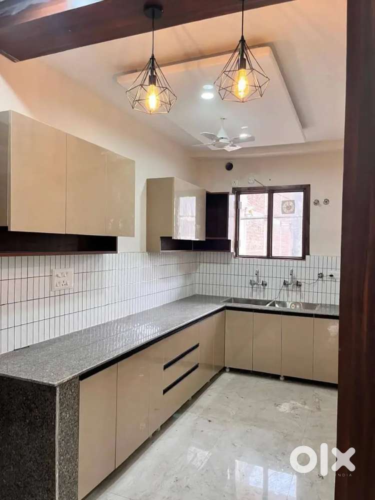 3 bhk flat 110 gazz with lift chimney in peermchulla near panchkula