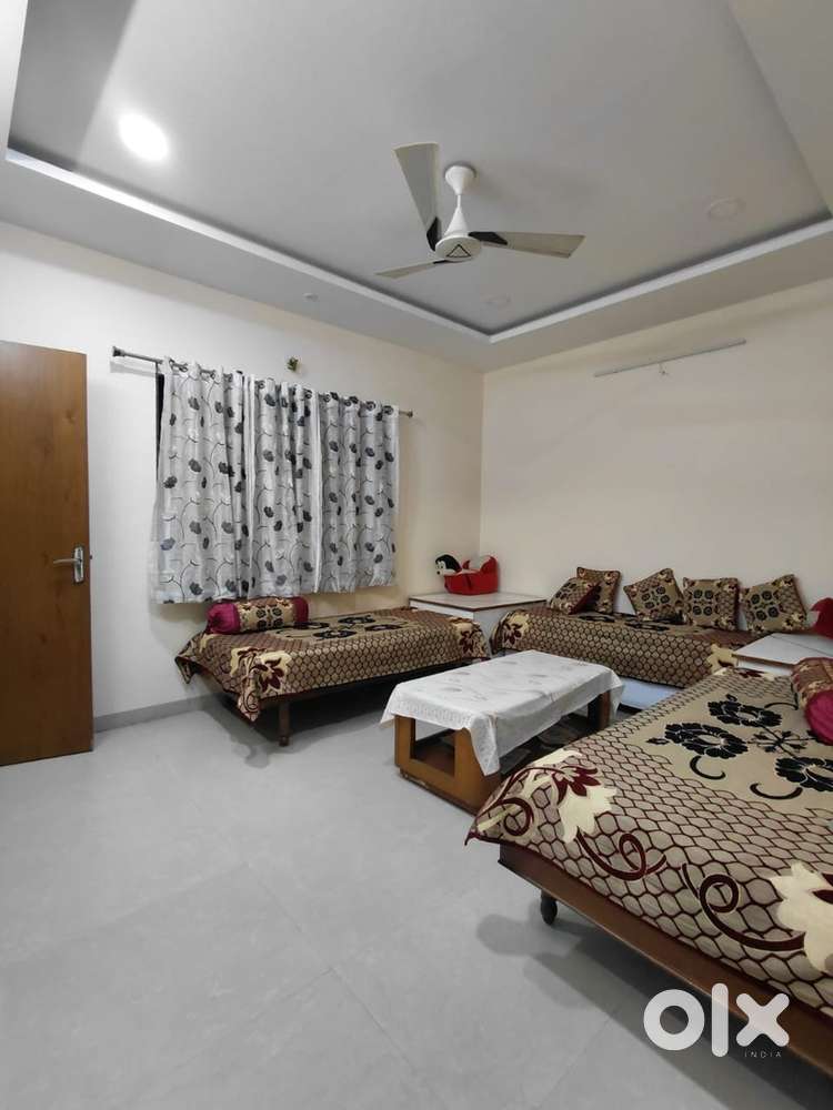 1bhk full furnished flat available on rent LIG square indore