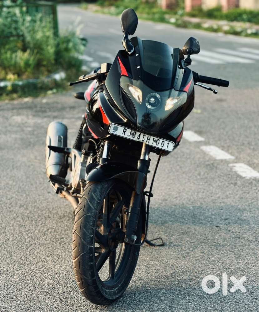 Bajaj Pulsar 220