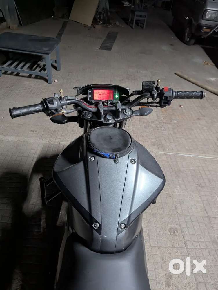 Suzuki Gixxer 155 Model 2015-Fresh Engine Work,New Tyre,Chain sprocket