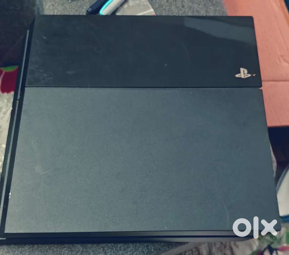 PS4 500GB (Original Fat Model) Working Condition, Blue Grip Controller