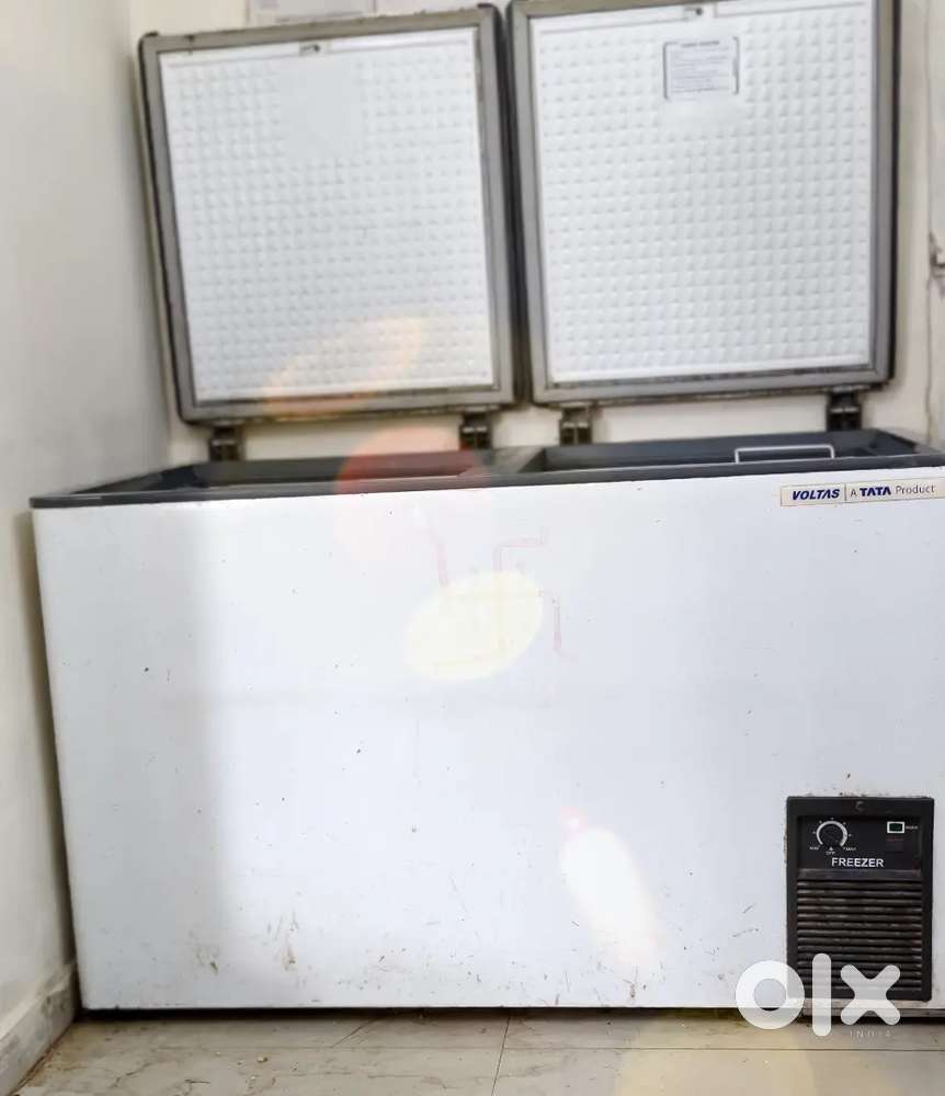 Voltas a TATA Product -300 Litre Freezer