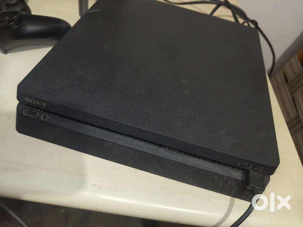 PS4 / 1tb/ 10 game's