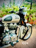 Royal Enfield  BULLET 350 cc Classic,  MH 14 HZ 4512, BS-4.