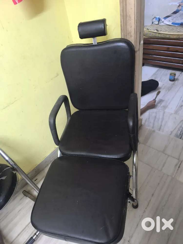 Beautician bed cum chair