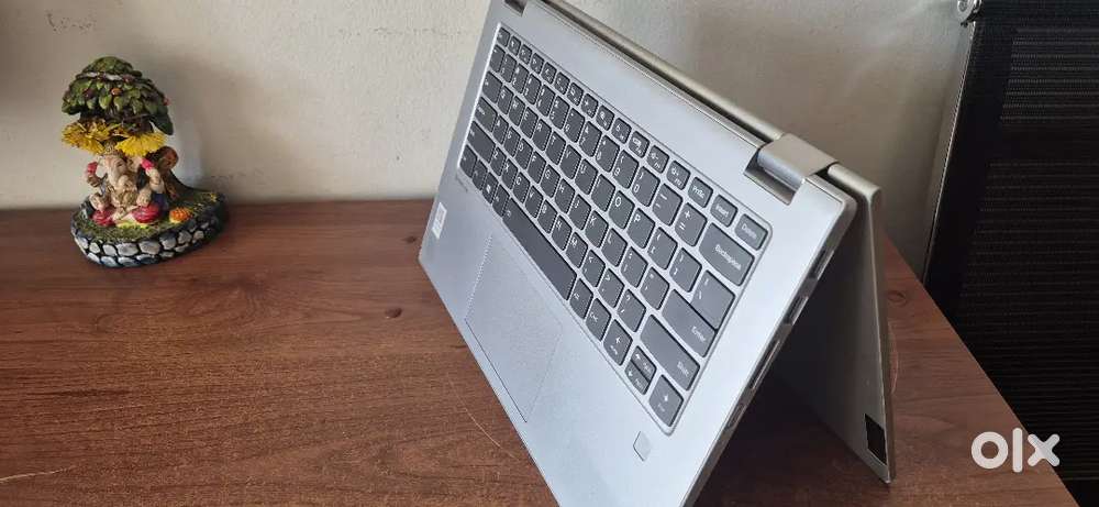 Lenovo touch screen 2 in 1 lapotp