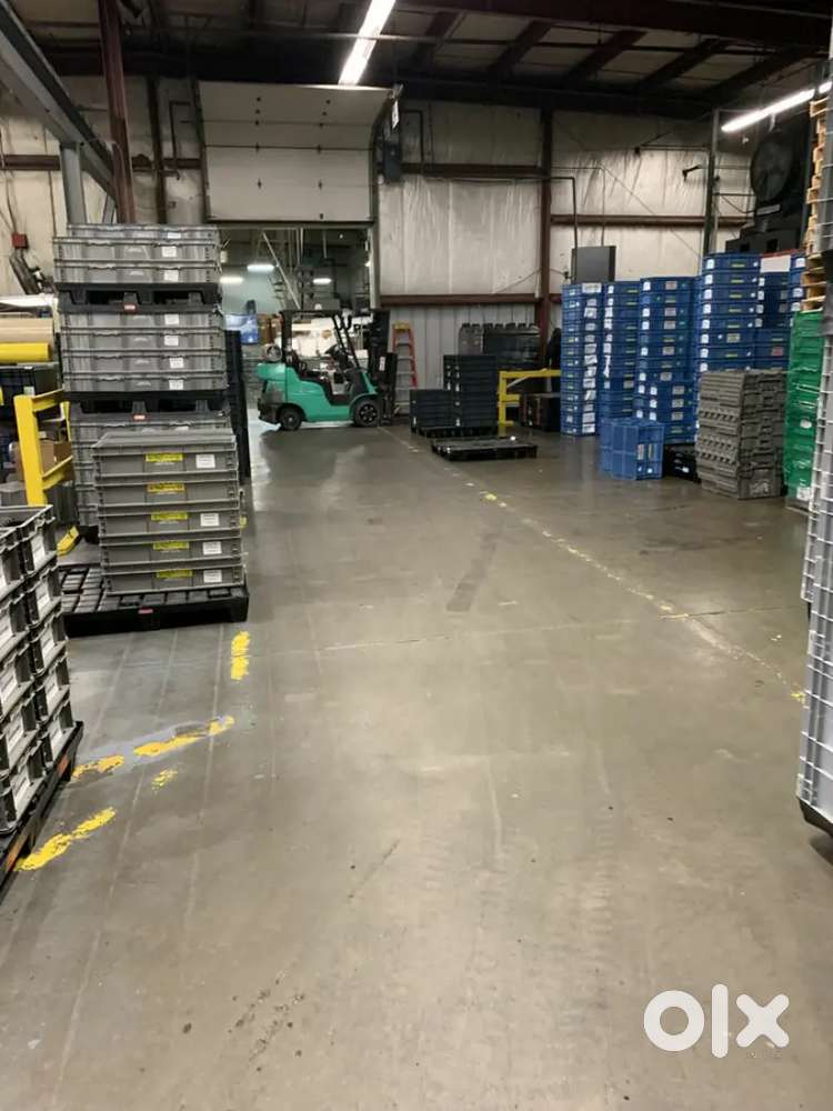 Candidates hiring for warehouse job