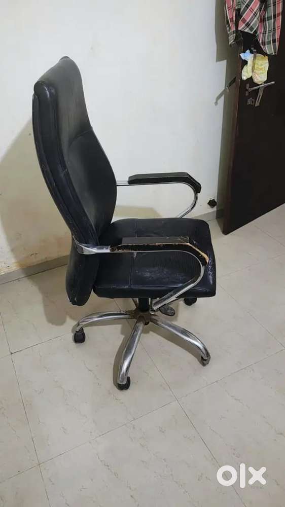 Office revolving chair