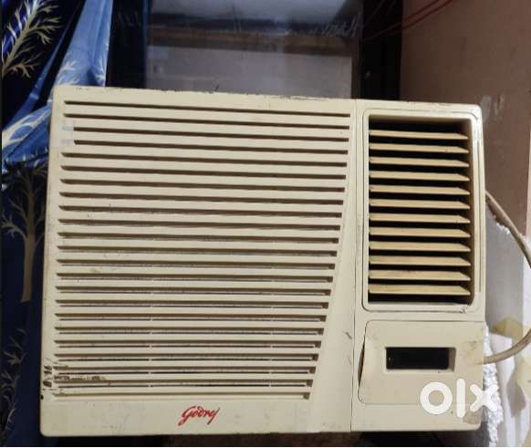 Godrej 1 Ton Window AC – ₹12,000 (with stand ₹13,000)