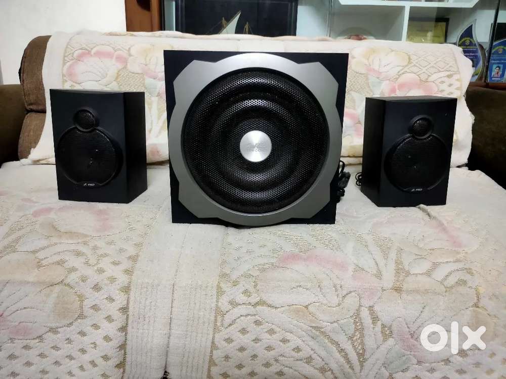 Speaker with woofer 2.1