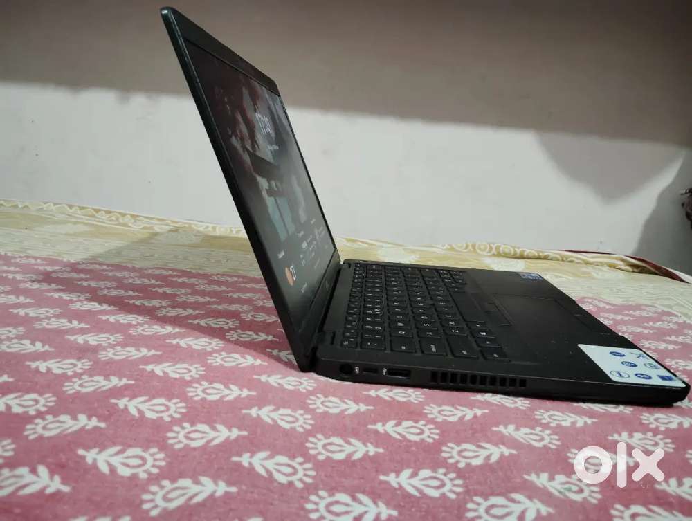 Dell Latitude 5400 Touch screen Laptop Core i7  16GB RAM  256GB SSD