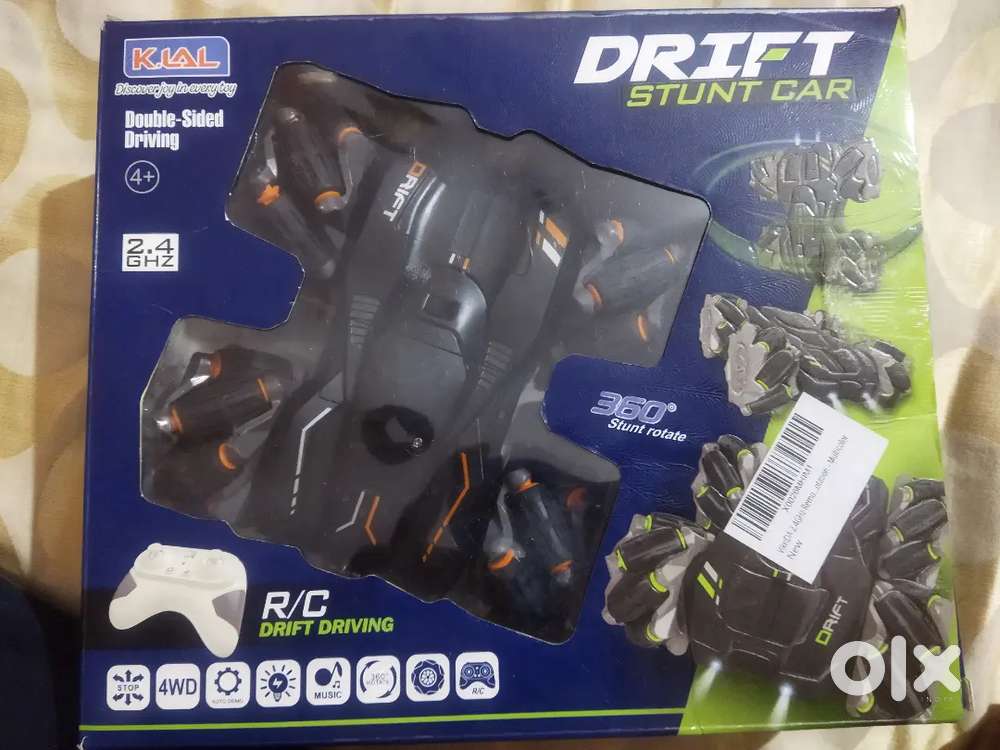 VikriDA 2.4GHz Remote Control Extreme Drift Stunt Car.