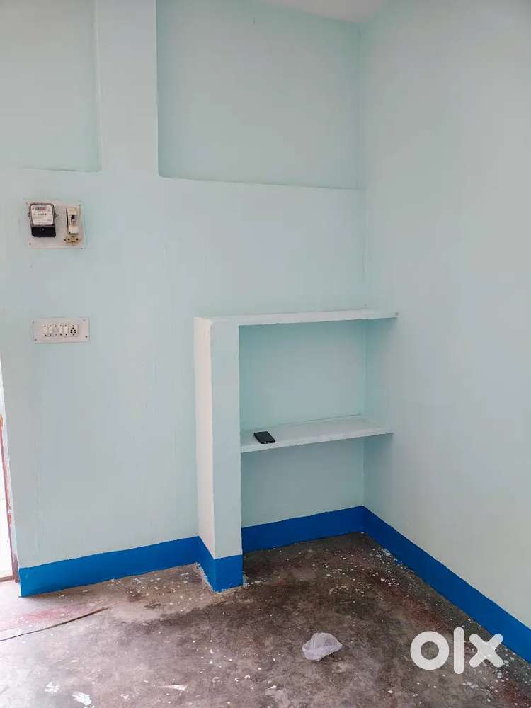 Single room in ratu road with attached washroom