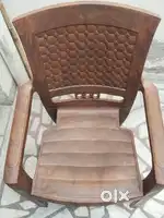 Chair is very good in condition please contact me for buying.