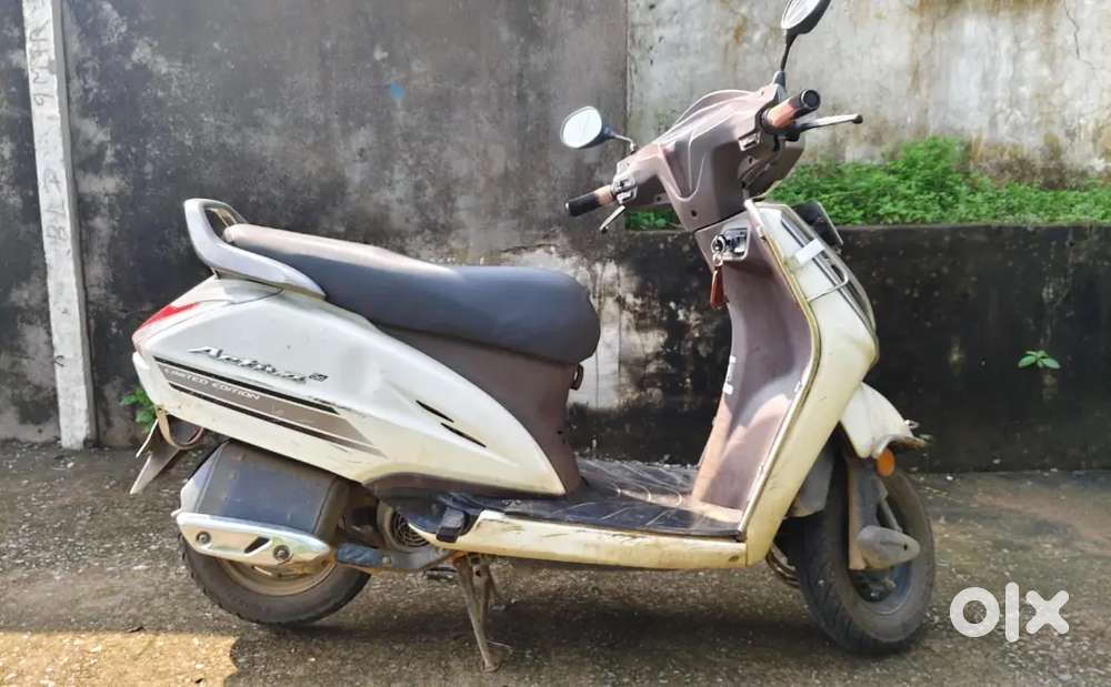 Features are great , combi brake system , full comfort and mileage