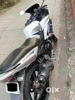 Yamaha R15 v2s