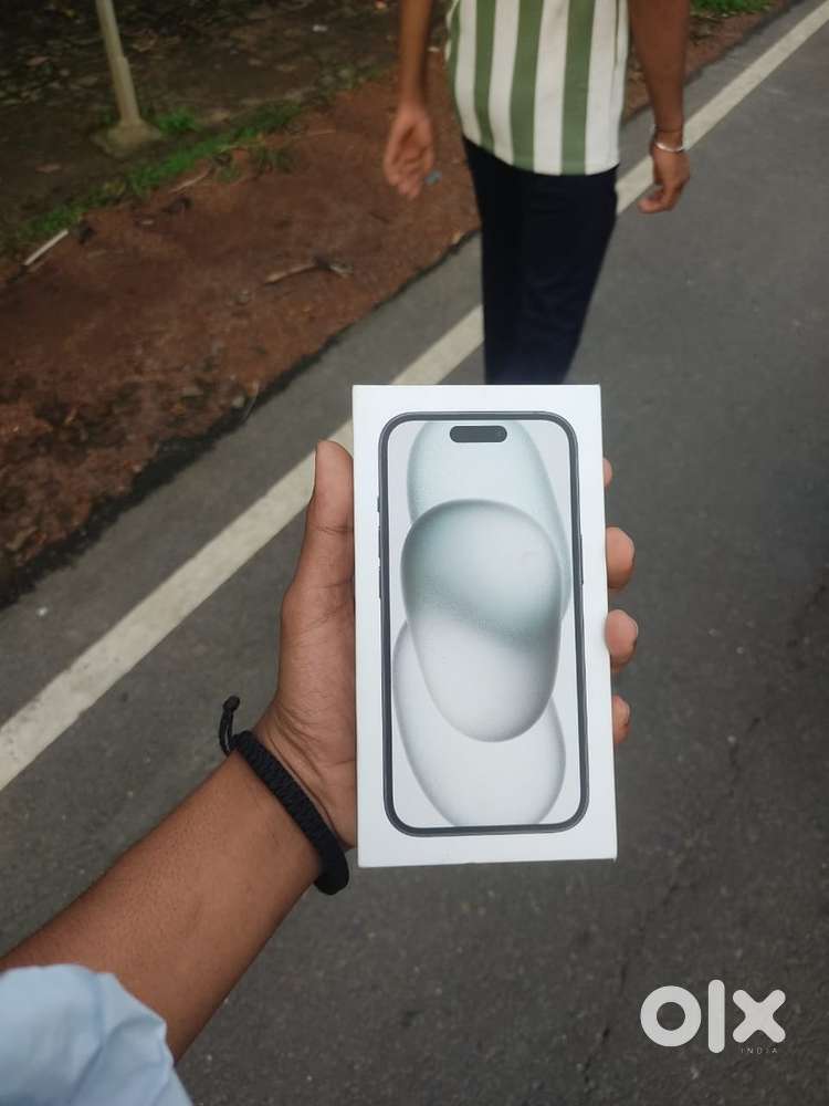 I phone 15 black(128) 5 day old