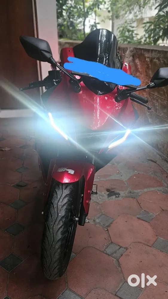 Yamaha R15 V4 (Red)  Like New  Service Updated  Great Price