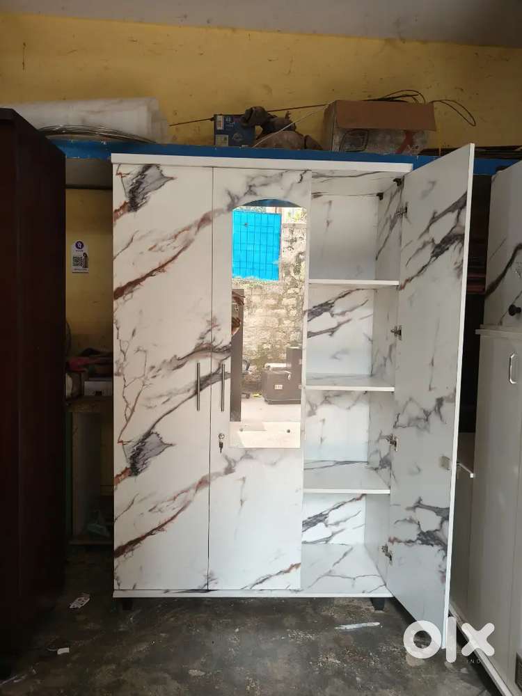 BRAND NEW MODEL 3 DOOR WARDROBE DIRECT FROM FACTORY