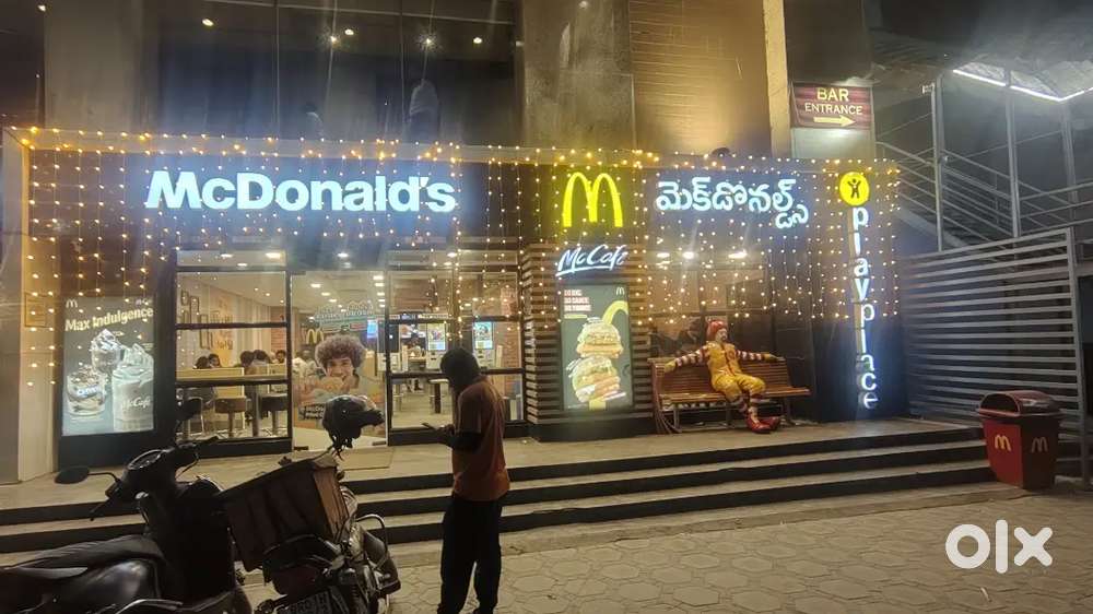 McDonald's crew