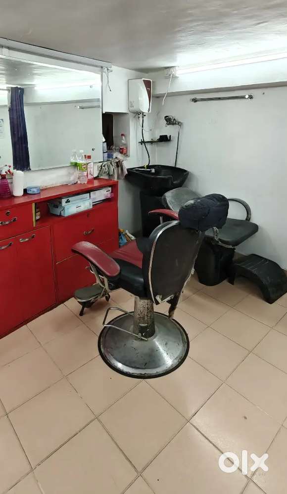 Nail artist required