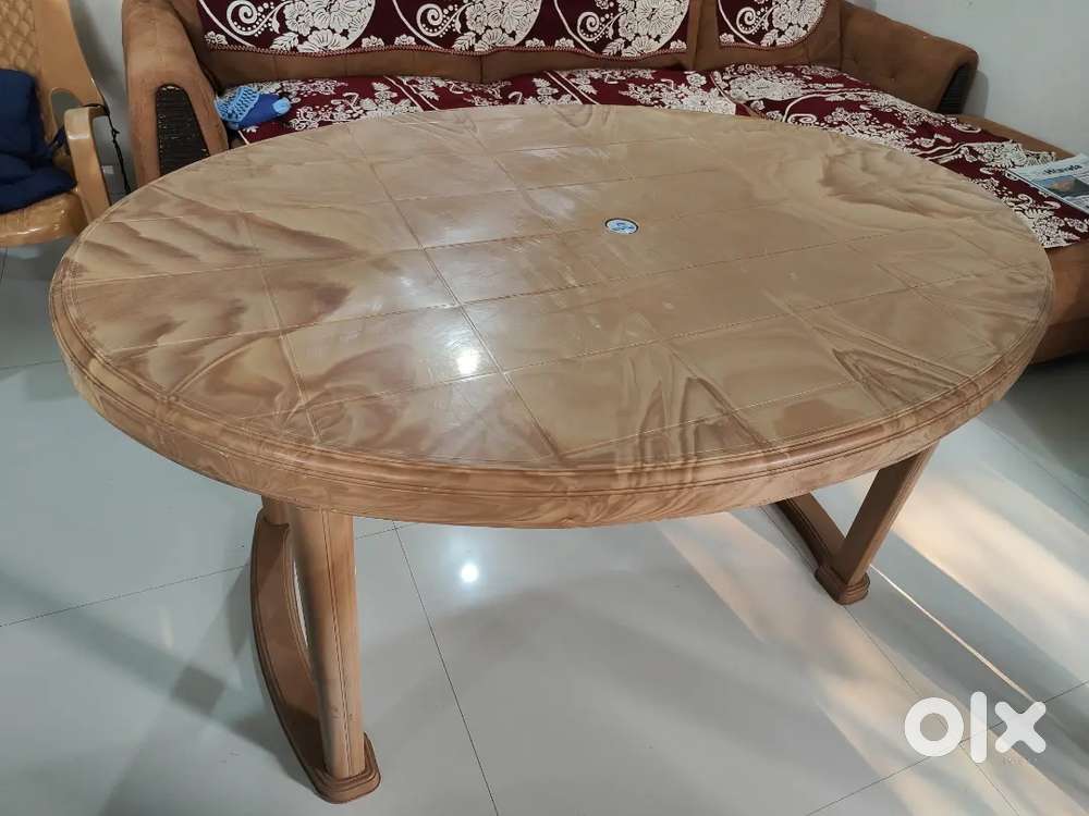 Nilkamal Dining table without chairs