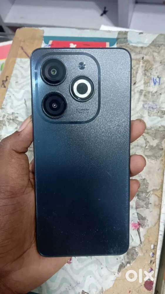 Infinix 4/64. Realme 4/128