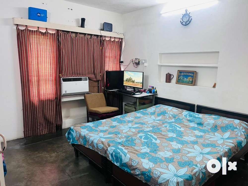 AC room in furnished flat